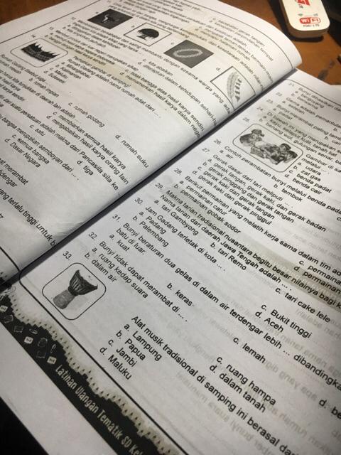 9722/h3.3/pb/2017 tanggal 3 oktober 2017 tentang penetapan buku pengayaan pengetahuan dan buku pengayaan kepribadian Buku Bahasa Lampung Kelas 5 - Rismax