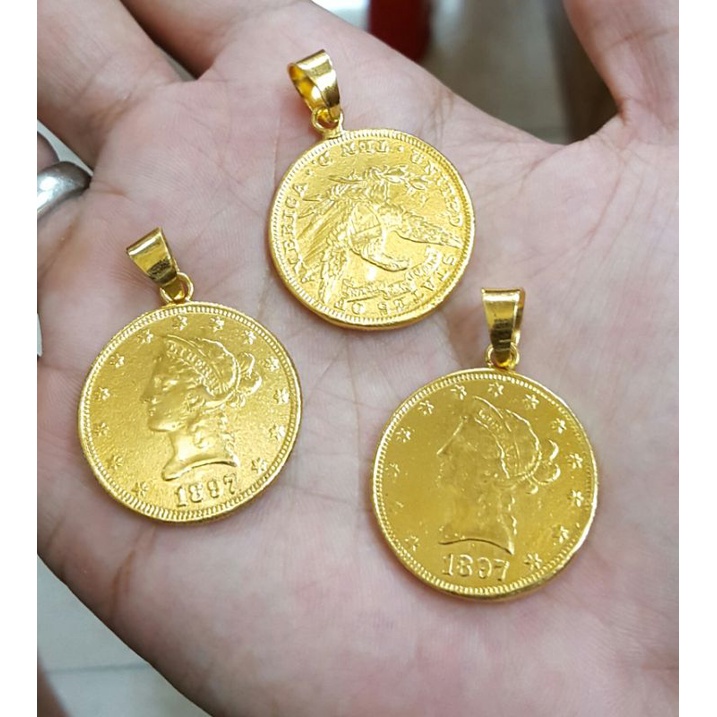 Seorang investor menunjukkan koin emas dinar dan dirham berkadar 22 karat. Harga Koin Emas Rupiah Terbaru Oktober 2021 Biggo Indonesia