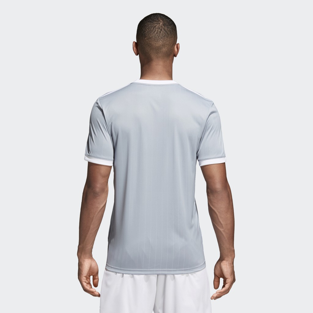 Kaos Adidas Jersey Adidas V Neck Tabela 18 Original Indonesia Featuring an engineered drop needle fabric with Climalite moisture management properties.