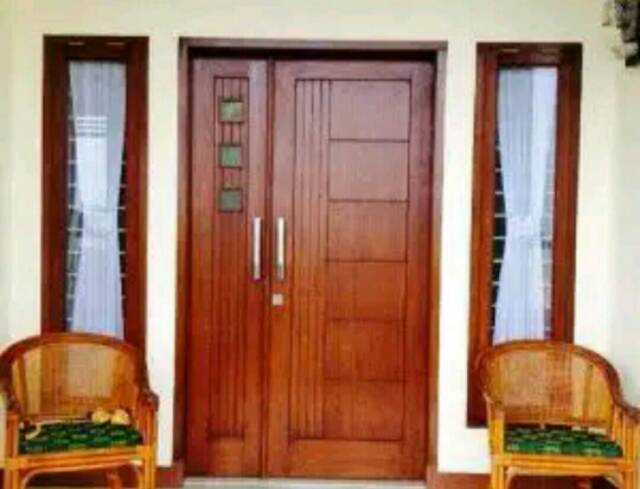 Seperti apa kombinasi warna cat kusen pintu dan jendela yang bagus, baik untuk rumah minimalis maupun rumah mewah? Set Kusen Pintu Dan Jendela Model Kupu2 Kayu Kamper Samarinda Shopee Indonesia
