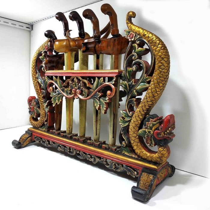 Jagrak Tempat Pajangan Keris Tombak Ukiran Naga Bahan Kayu Jati | Shopee  Indonesia