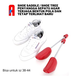 Lem Sepatu Midsole Digunakan Di Pabrik Sepatu Ternama Indonesia Lem ini biasanya terbuat dari bahan polimer vinil asetat yaitu bahan dasar yang sama dengan jenis lem putih.