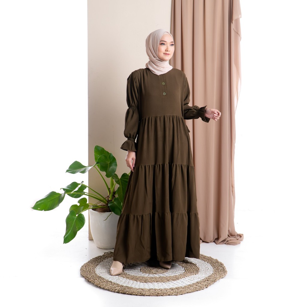 Penasaran dengan ootd gamis kekinian yang dipakai vebby? 049 Ml Amira Maxi 3 Amie Collection Hijab Style Baju Gamis Kekinian Trend Hijab Ootd Kekinian Basic Dress Casual Hq Gamis Kondangan Ootd Outfit Ideas Remaja