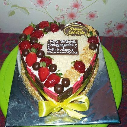 Rating full ( 5 ). Kue Ultah Blackforest Stroberi Coklat Keju Kacang Kue Ulang Tahun Shopee Indonesia