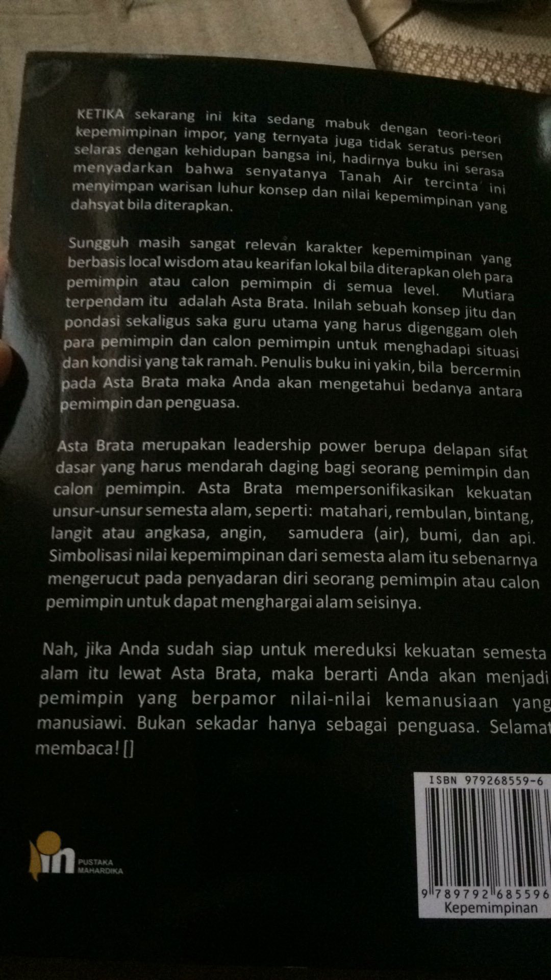 Asta brata merupakan 8 sifat inti seorang pemimpin dalam tradisi jawa. Asta Brata 8 Unsur Alam Simbol Kepemimpinan Pb Press Shopee Indonesia