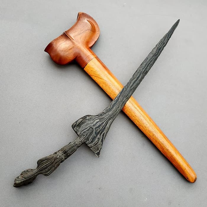 Pamor banyu mili atau orang juga sering menyebutnya sebagai pamor ilining warih, merupakan salah satu motif atau corak pada bilah pusaka, . Keris Tua Putut Sajen Majapahit Kuno Pamor Setro Banyu Mili Sepuh Shopee Indonesia