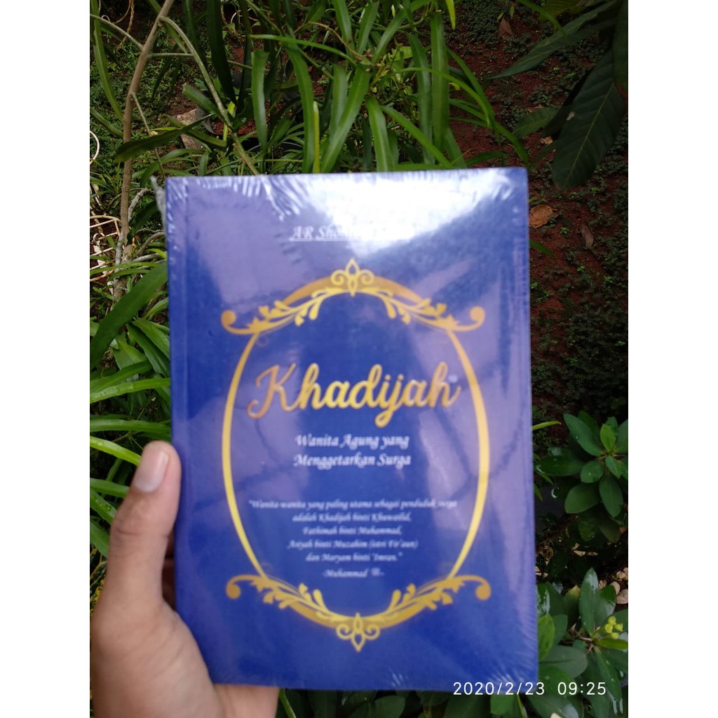 BUKU KHADIJAH (WANITA PERKASA YANG MENGGETARKAN SURGA) &amp; FATIMAH (SANG  PEMIMPIN WANITA SURGA) | Shopee Indonesia