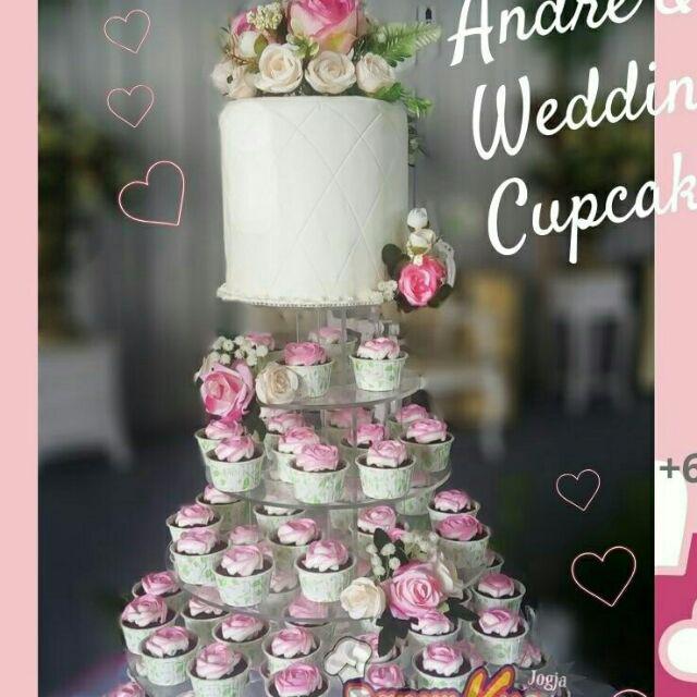 Le dolci created these mini treats for a beachside wedding, and each cupcake was topped with just two green leaves. Jual Wedding Cupcake Shopee Indonesia