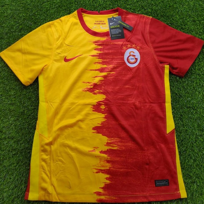 The galatasaray home top helps you stay cool and dry so you can focus on your game. Harga Galatasaray Home Terbaru Juli 2021 Biggo Indonesia