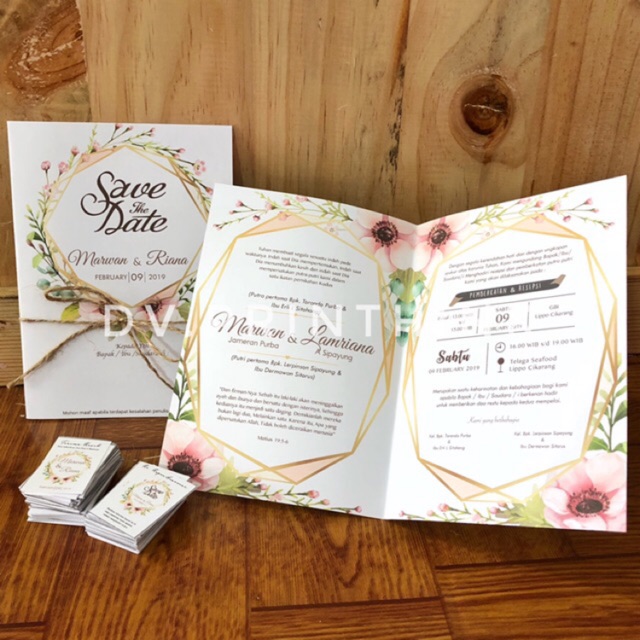 Nov 21, 2019 · ketemu lagi nih sob, pada postingan kali ini kami akan membagikan informasi menarik tentang nama tema acara kampus. undangan pernikahan rustic custom murah full color free