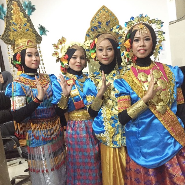 Baju adat 4 etnis | Shopee Indonesia