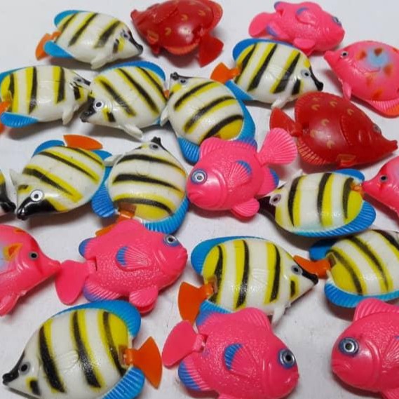 Ikan Plastik Mainan Hiasan Aquarium Indonesia Filter ini harus bisa bekerja otomatis menyedot air kotor dan mengeluarkan air yang bersih.