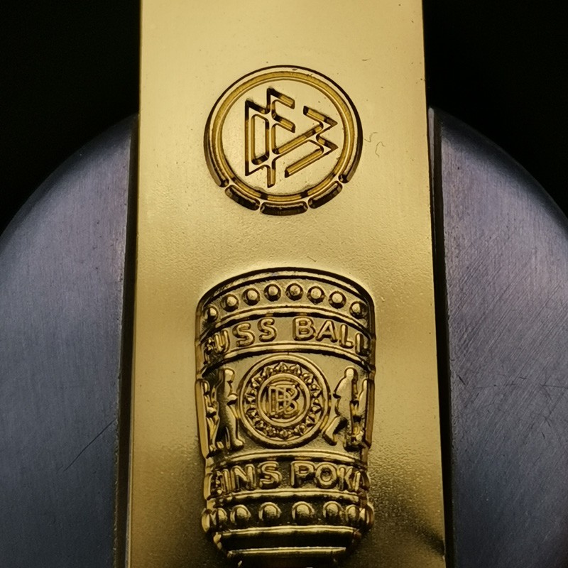 Medal dfb pokal bayern munich 2019/20 edition include gift box ada logo bayern munich 🏷️ harga: Dfb Pokal 2018 19 Medal Deutscher Football Bund German Football Association Winner Bayern Munich Shopee Malaysia