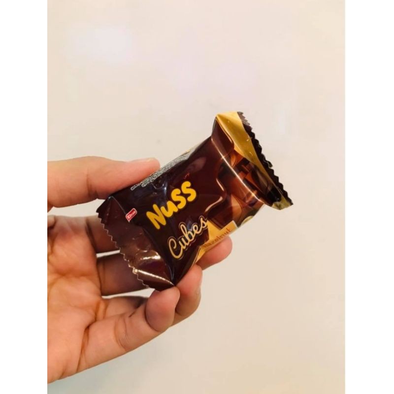 Eichhornchen Nuss Haselnuss 61248715 Wallpaper