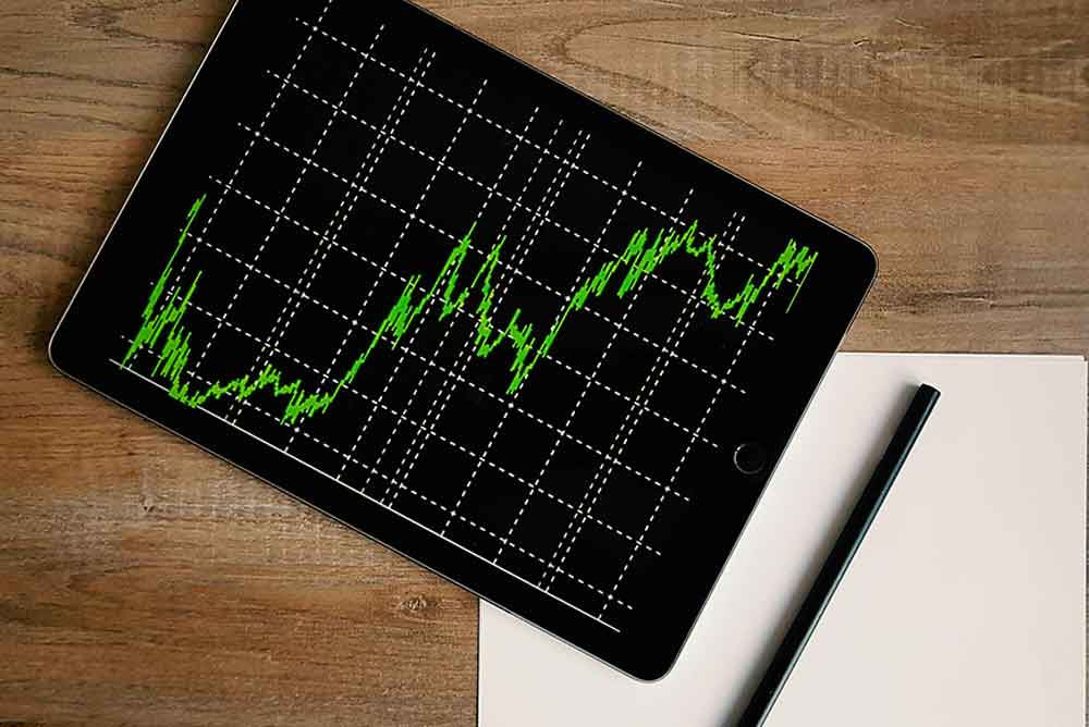 Image of investment chart, links to "My fund" page.
