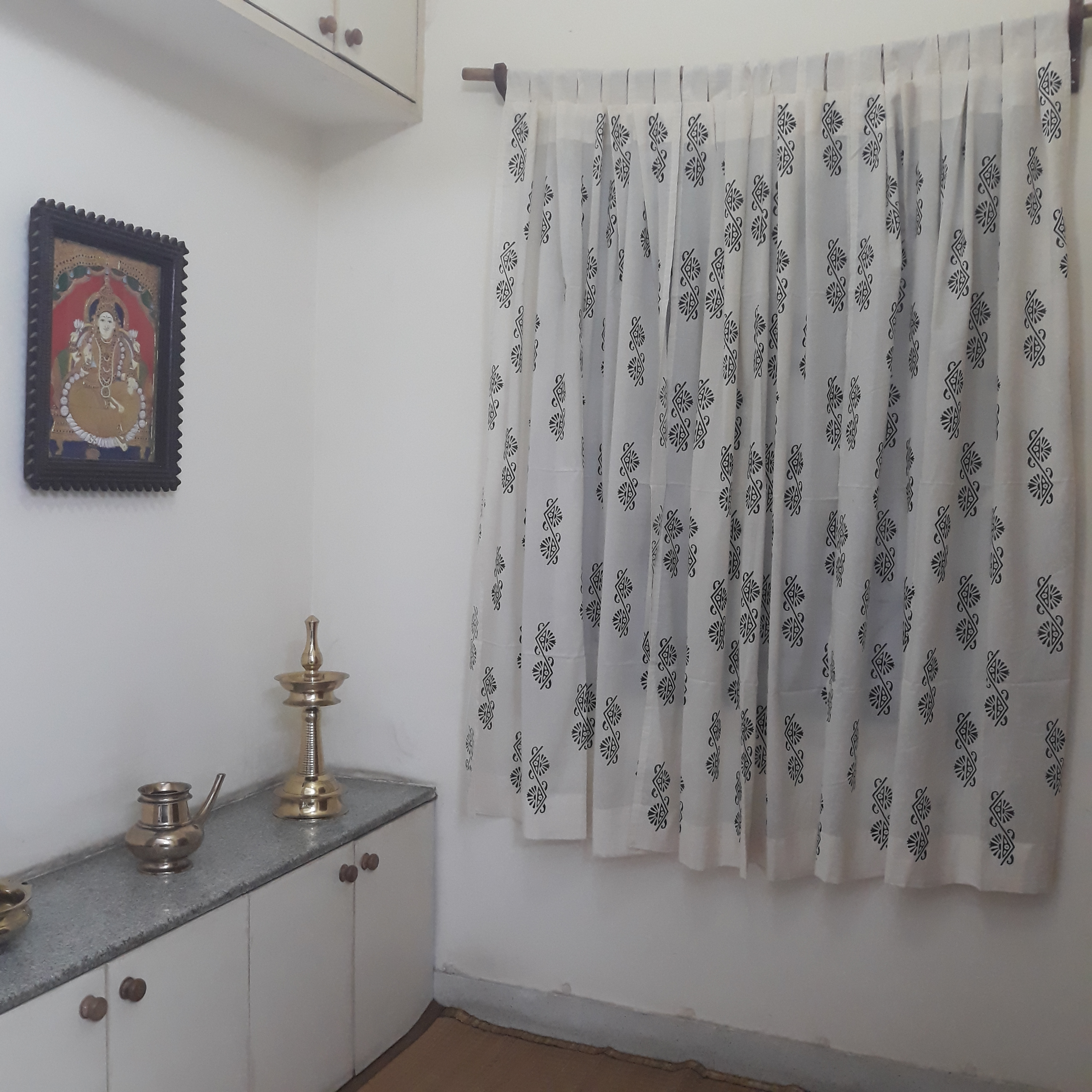 Decorative window curtains that are sheer and decorative for use as living room curtains