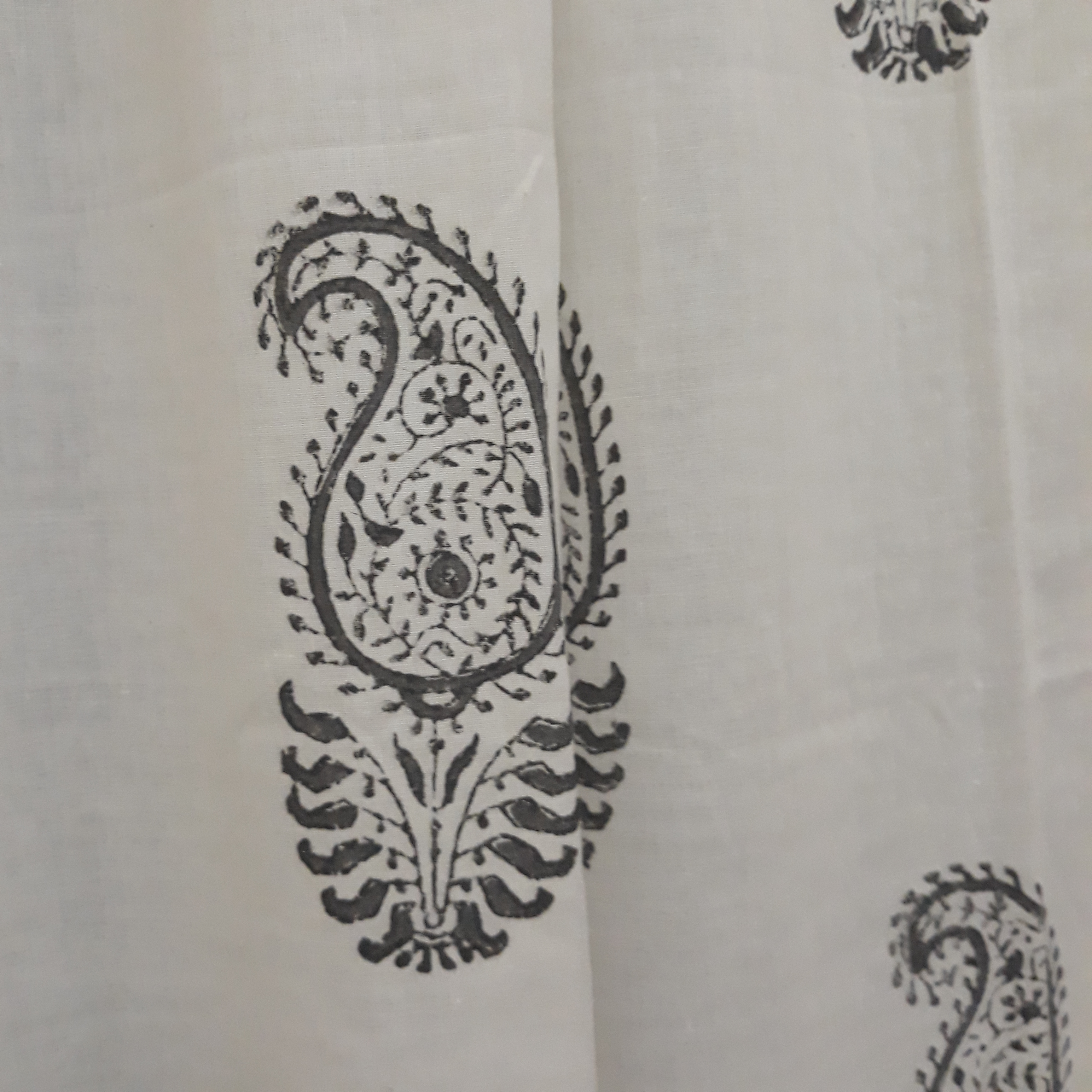 Cotton curtain with ethnic motifs block printed for living rooms