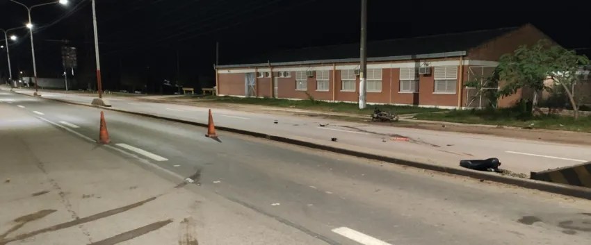 Motociclista fallece al resbalar con su vehículo sobre la Av. Castelli
