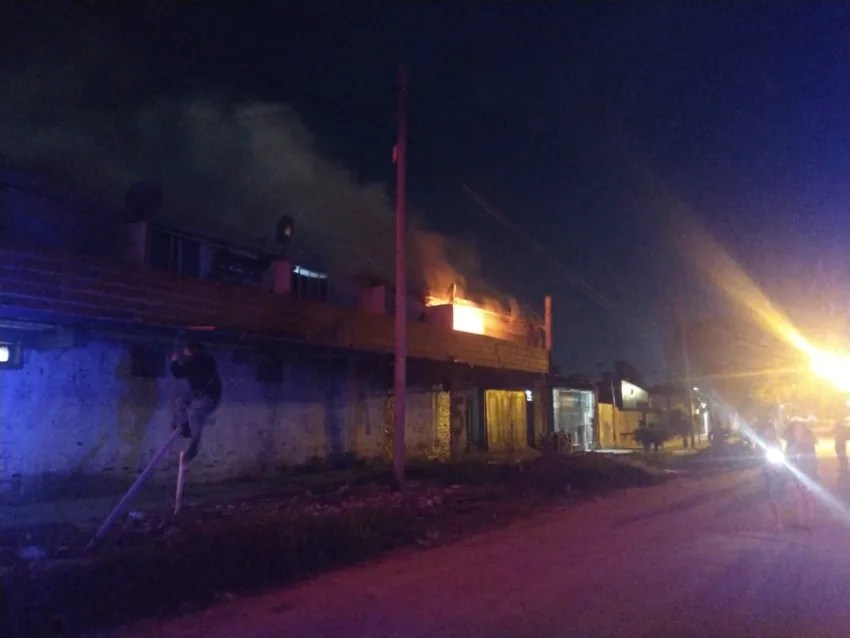 Incendio en Departamentos por la Av. Alvear deja como saldo tres personas con heridas graves