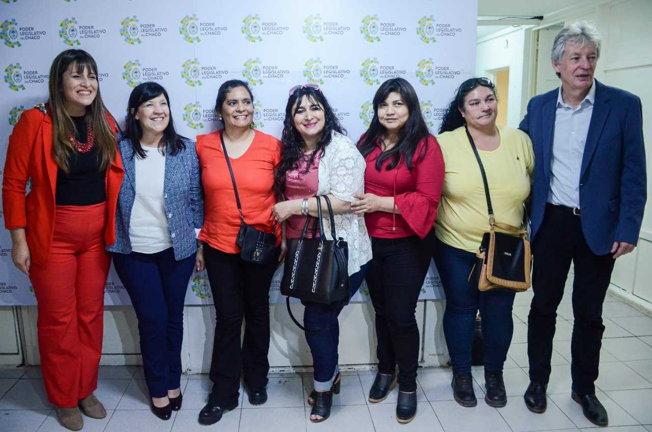 Sancionan de la ley que regula el ejercicio de los Técnicos Superiores en Niñez, Adolescencia y Familia