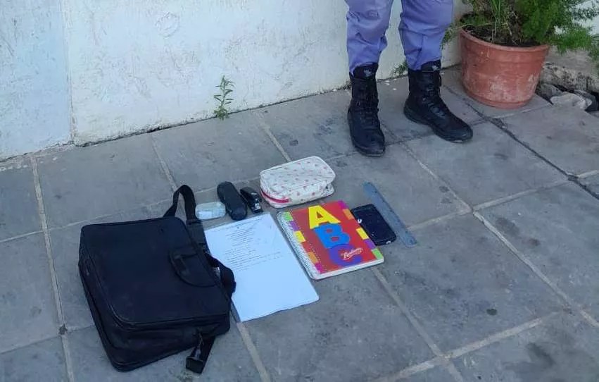 Atrapan a delincuentes luego de haber robado a una maestra camino a la Escuela