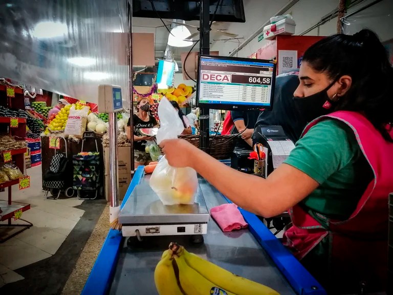 Aumento para los empleados de comercio: cuánto cobrarán con el sueldo de noviembre