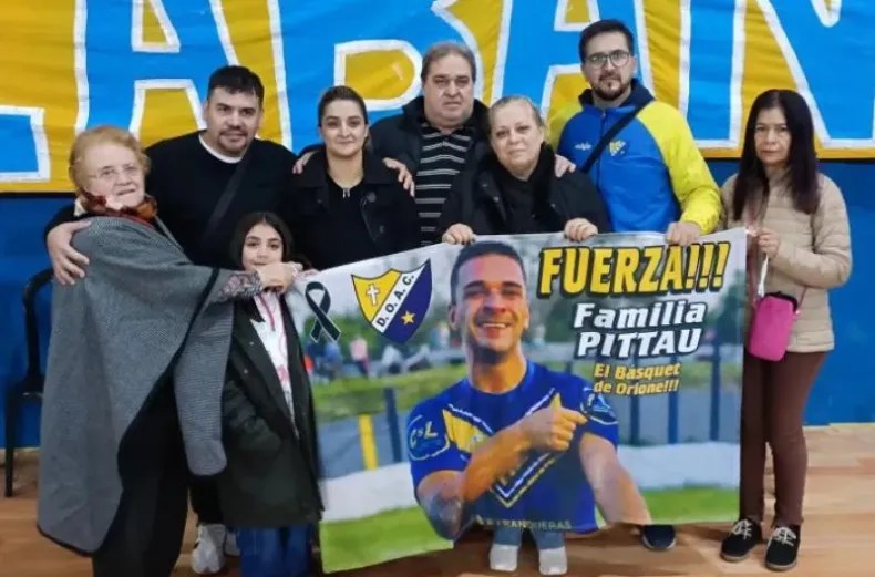 Marcha de familiares, amigos y allegados a Enzo Pittau: Tambien participaronasí padres con conflictos judiciales que les impiden ver a sus hijos