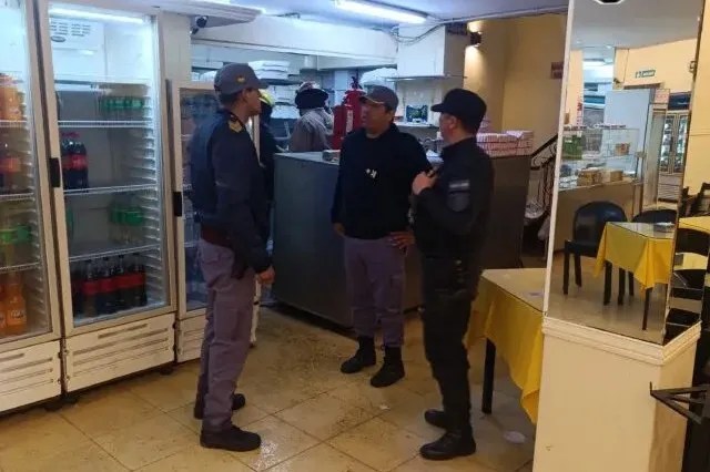 Logran sofocar principio de incendio iniciado en la reconocida confiteria San Jose de Resistencia