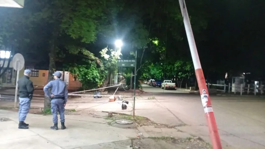 Detienen a camionero por derribar postes de luz en el centro de Resistencia e intenter escapar