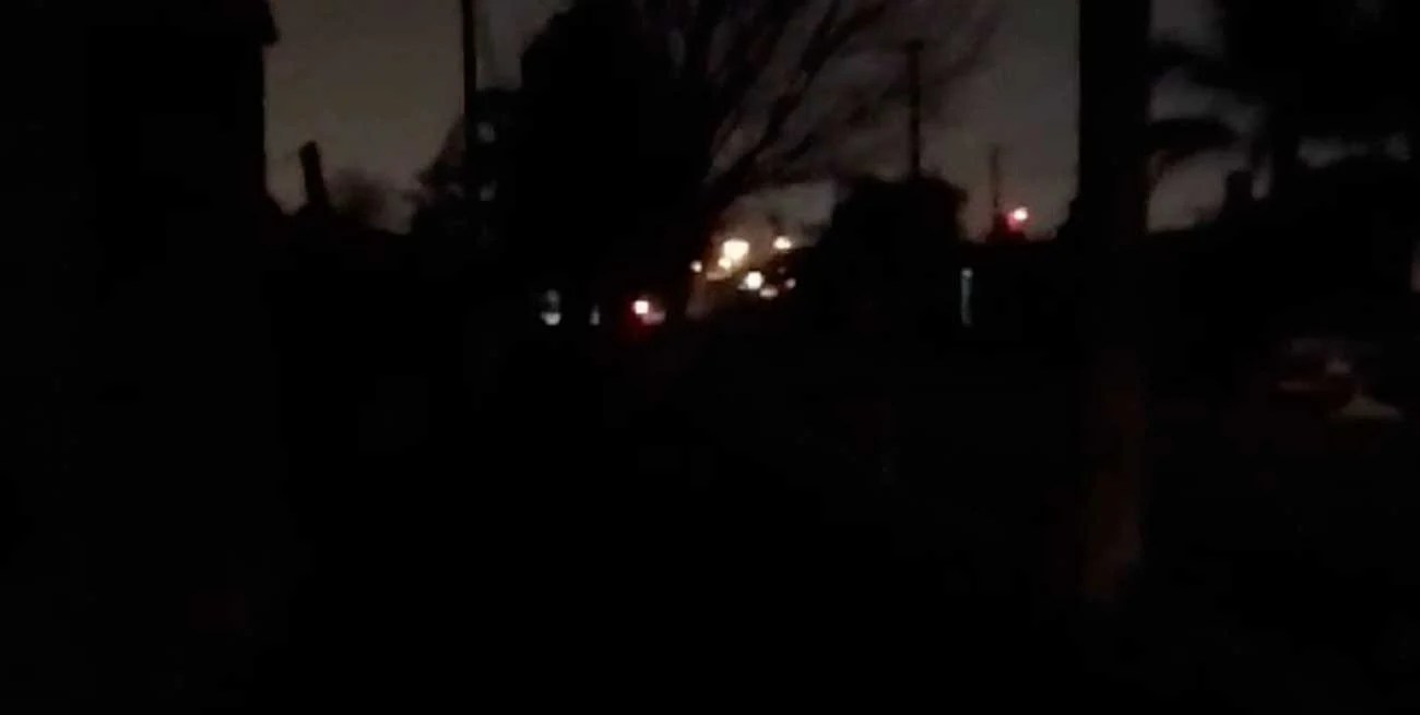 Indignación en Barranqueras: vecinos de Villa Concepción llevan más de cuatro horas sin luz y denuncian abandono de SECHEEP