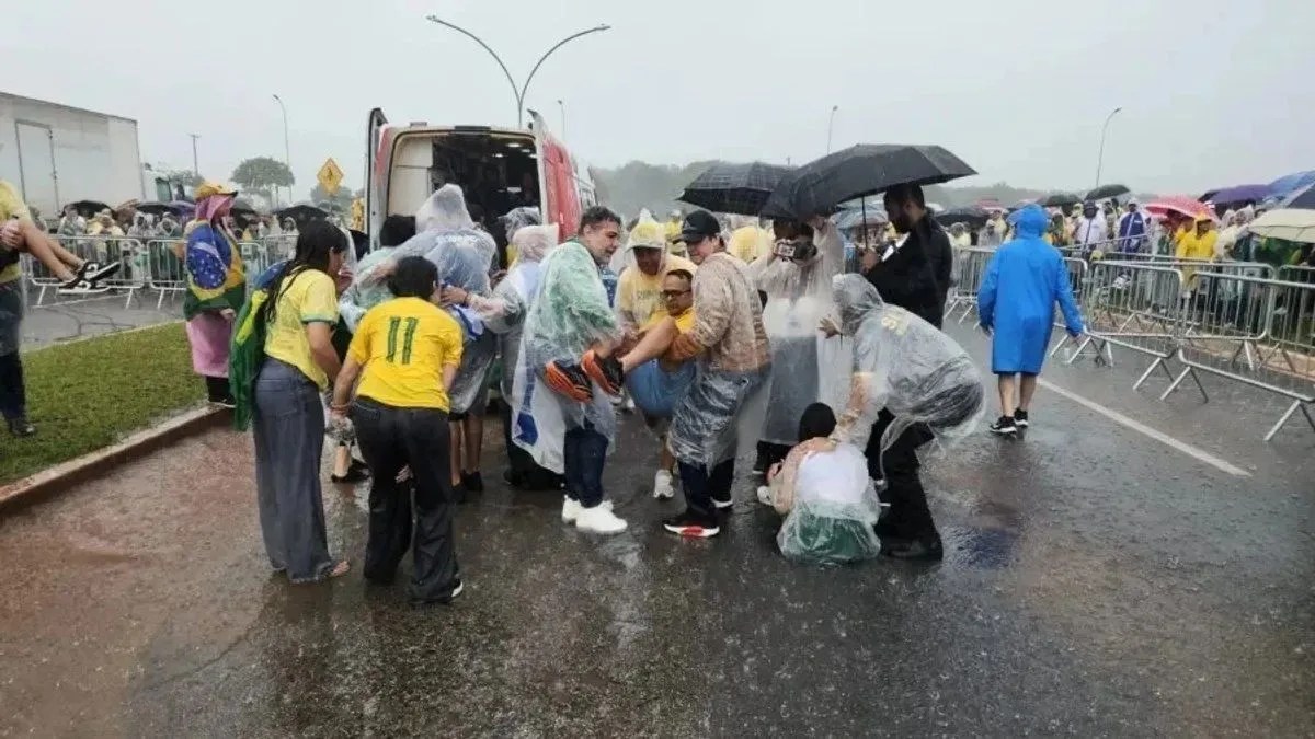Marchaban por la liberación de Bolsonaro y un rayo dejó al menos 34 heridos en Brasilia