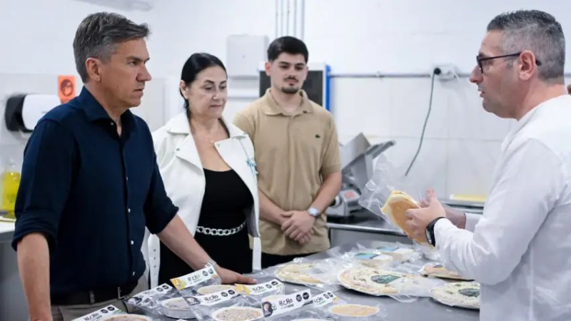 Zdero visitó la planta de «Hecho en Casa» y ratificó su respaldo al sector industrial chaqueño