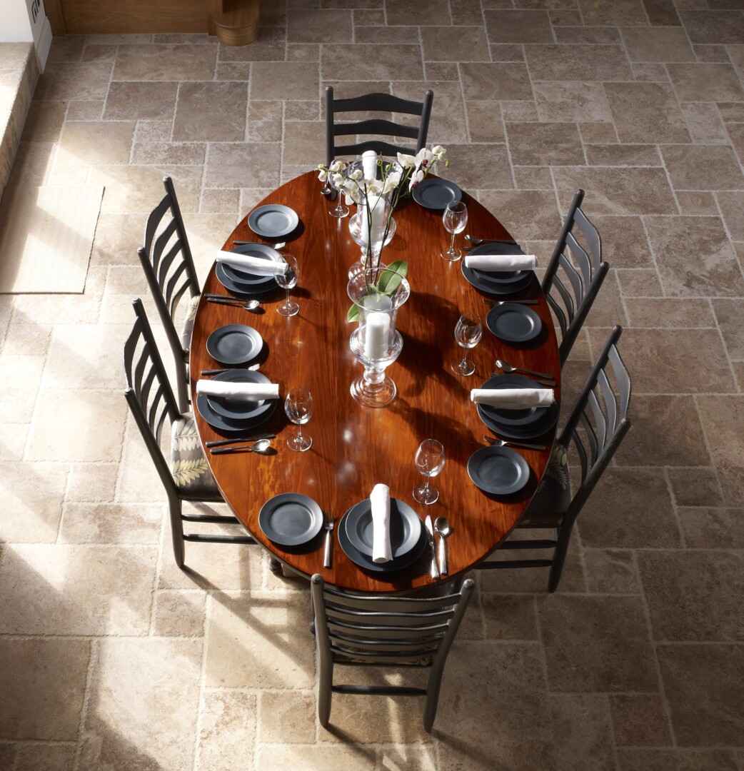 Oval farmhouse table