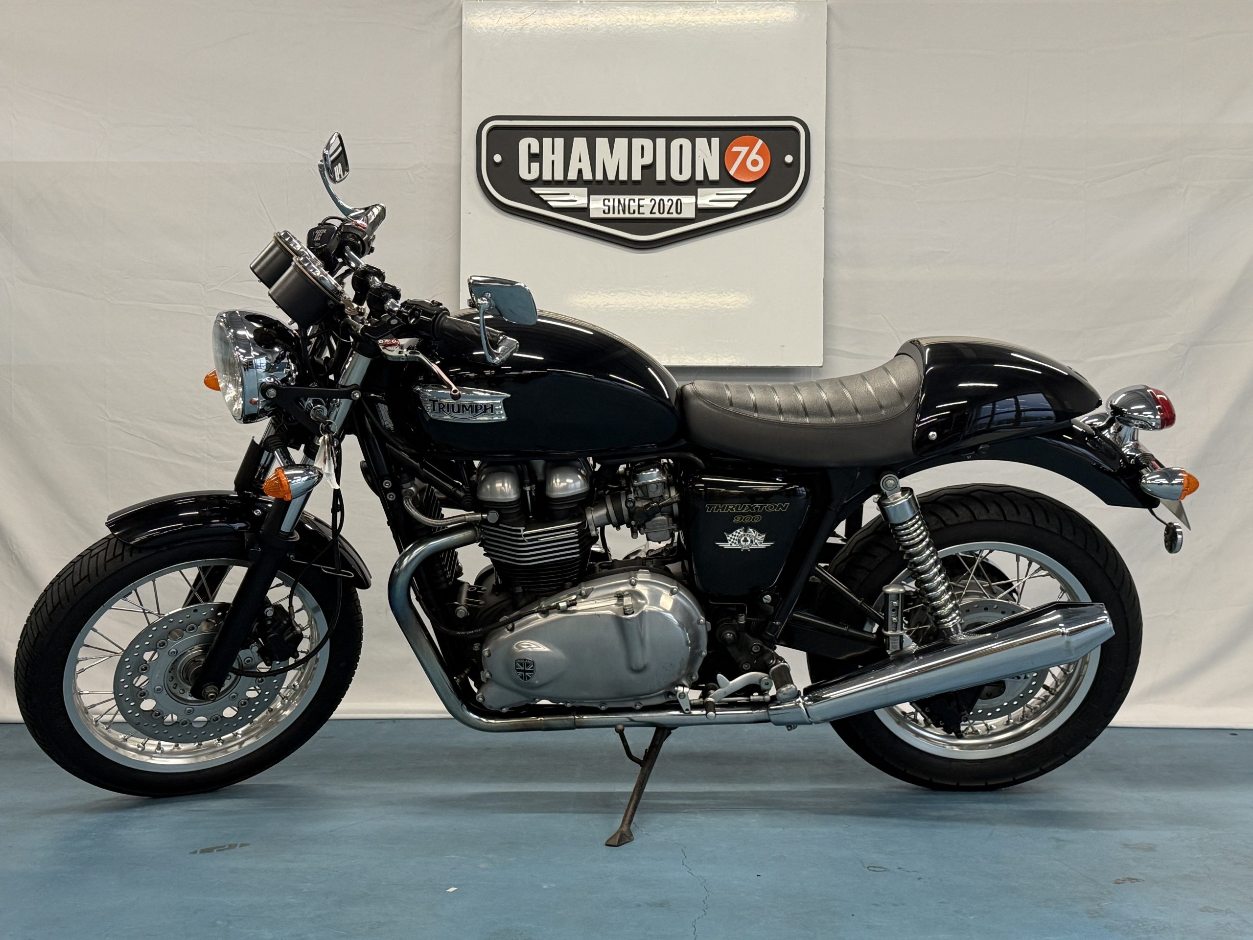 2010年式 トライアンフ スラクストン900 * CHAMPION 76 | チャンピオン76