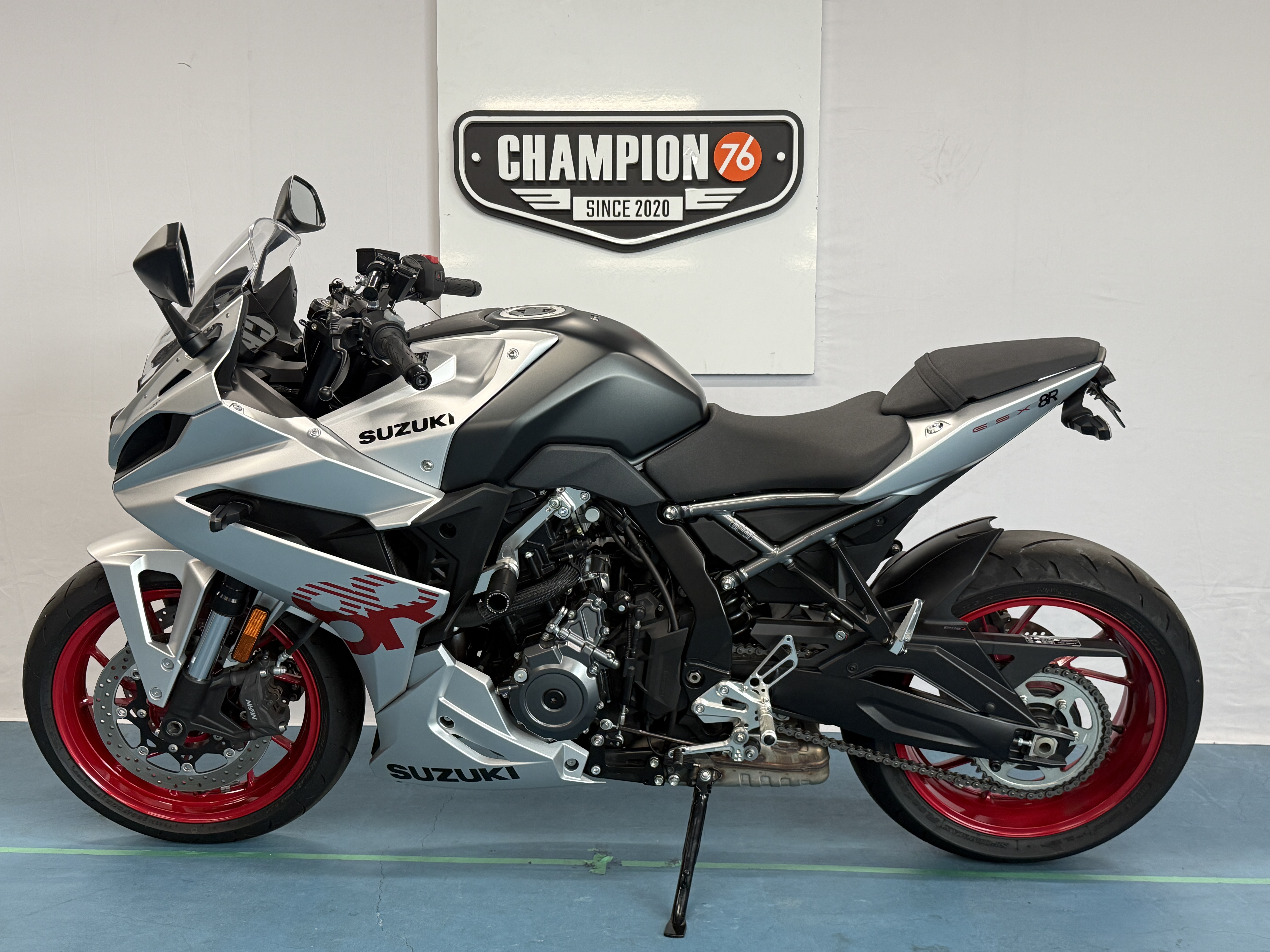 2024年式 SUZUKI GSX-8R * CHAMPION 76 | チャンピオン76
