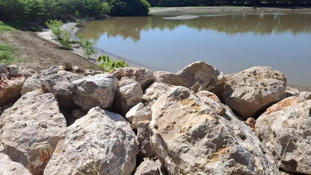 Concluye Conagua muro de protección en El Cedral