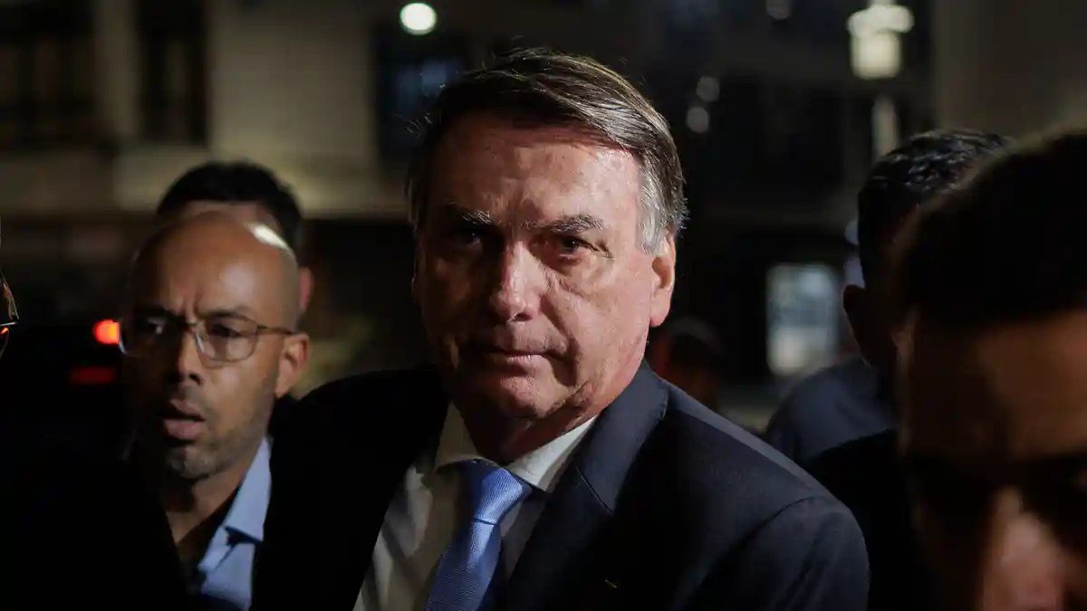 Jair Bolsonaro recibe alta médica y cumplirá arresto domiciliario