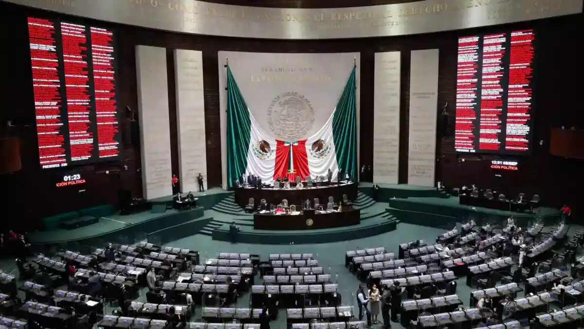 Diputados aprueban reforma para limitar “pensiones doradas”