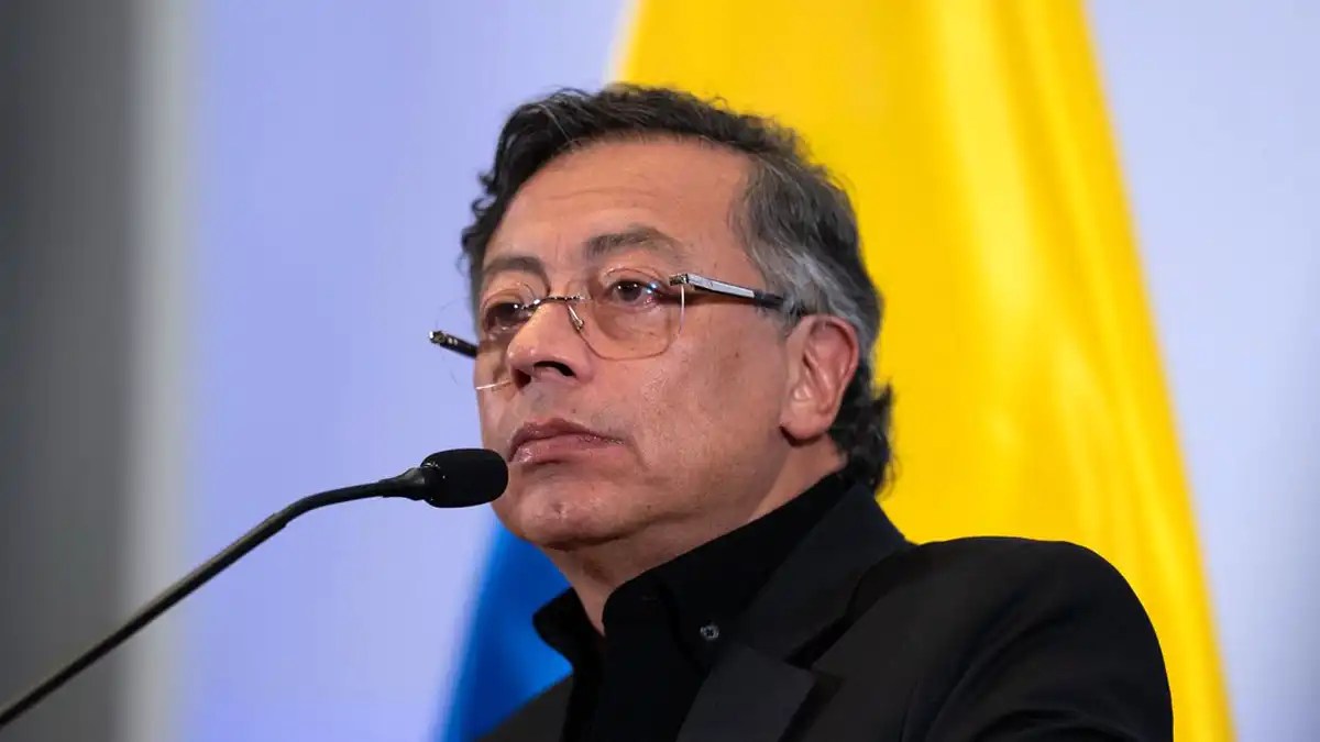 Colombia denuncia 27 cuerpos calcinados por bombardeos en frontera con Ecuador
