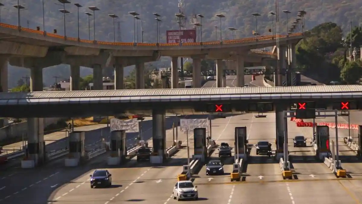 Aumenta el costo de casetas en autopistas de México 2026