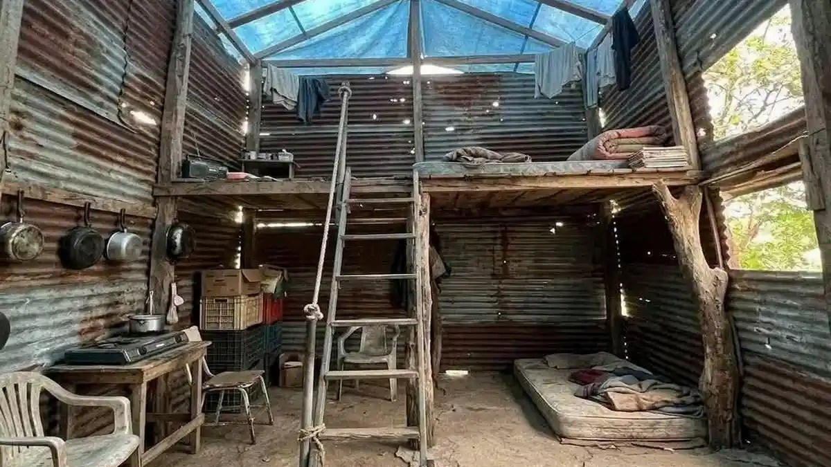 Migrante Construye Casa en Periférico de Villahermosa
