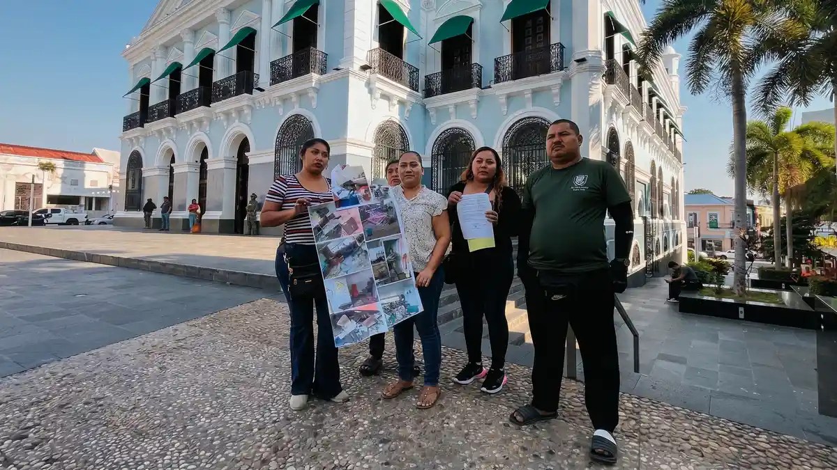 Padres de Samarkanda exigen a Javier May seguridad y rehabilitación de escuelas