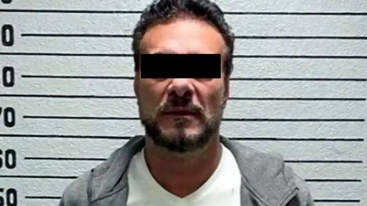 Alberto del Río paga un millón de pesos para salir libre
