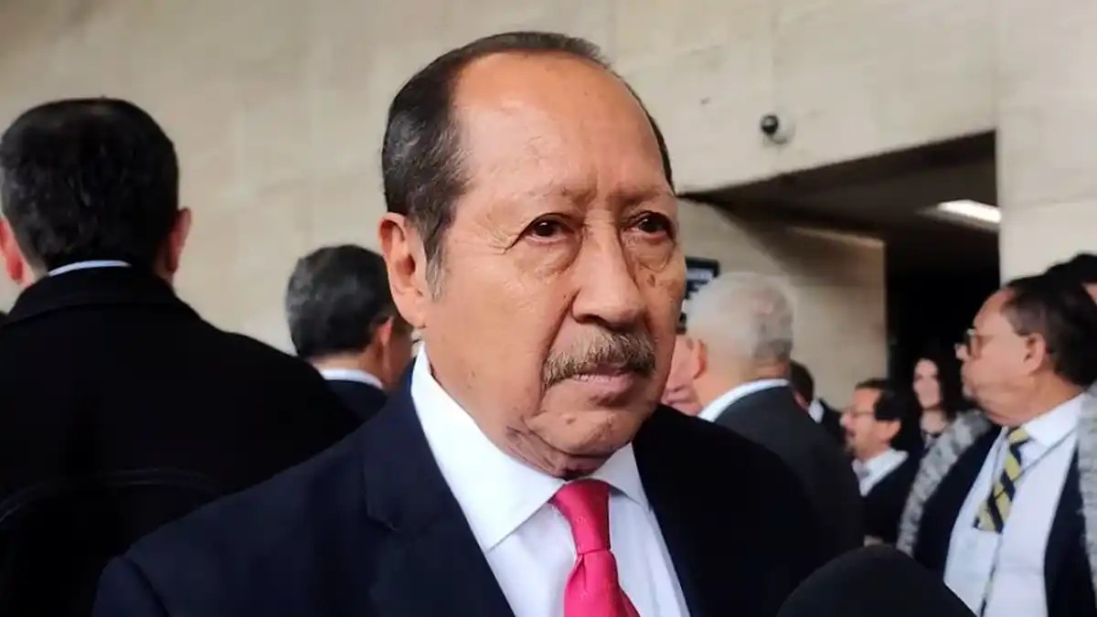 Citan al exgobernador de Michoacán, Leonel Godoy por el asesinato del Carlos Manzo