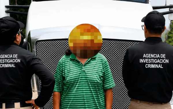 Operativo de rescate de migrantes en carretera de Tabasco.