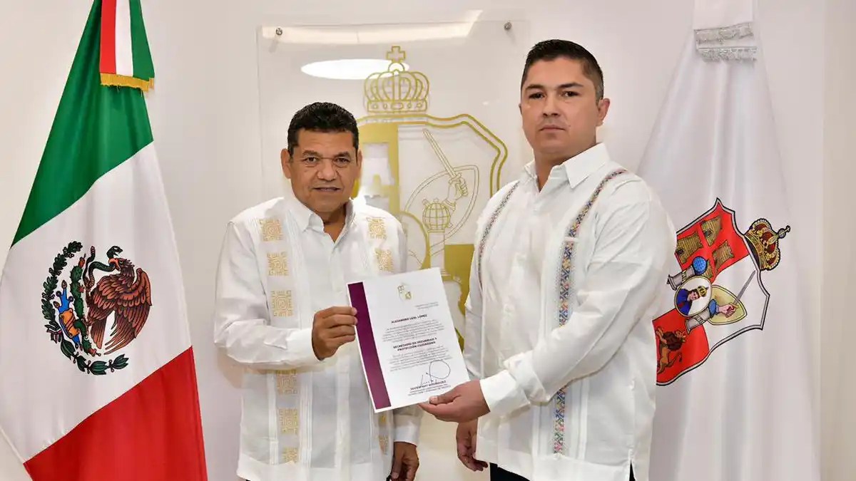 ¡Hay nuevo jefe en la SSPC! Javier May nombra a Alejandro Leal López como nuevo titular