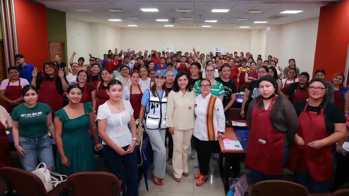 Programa Mujeres al Centro capacita a 120 mujeres para su autonomía económica