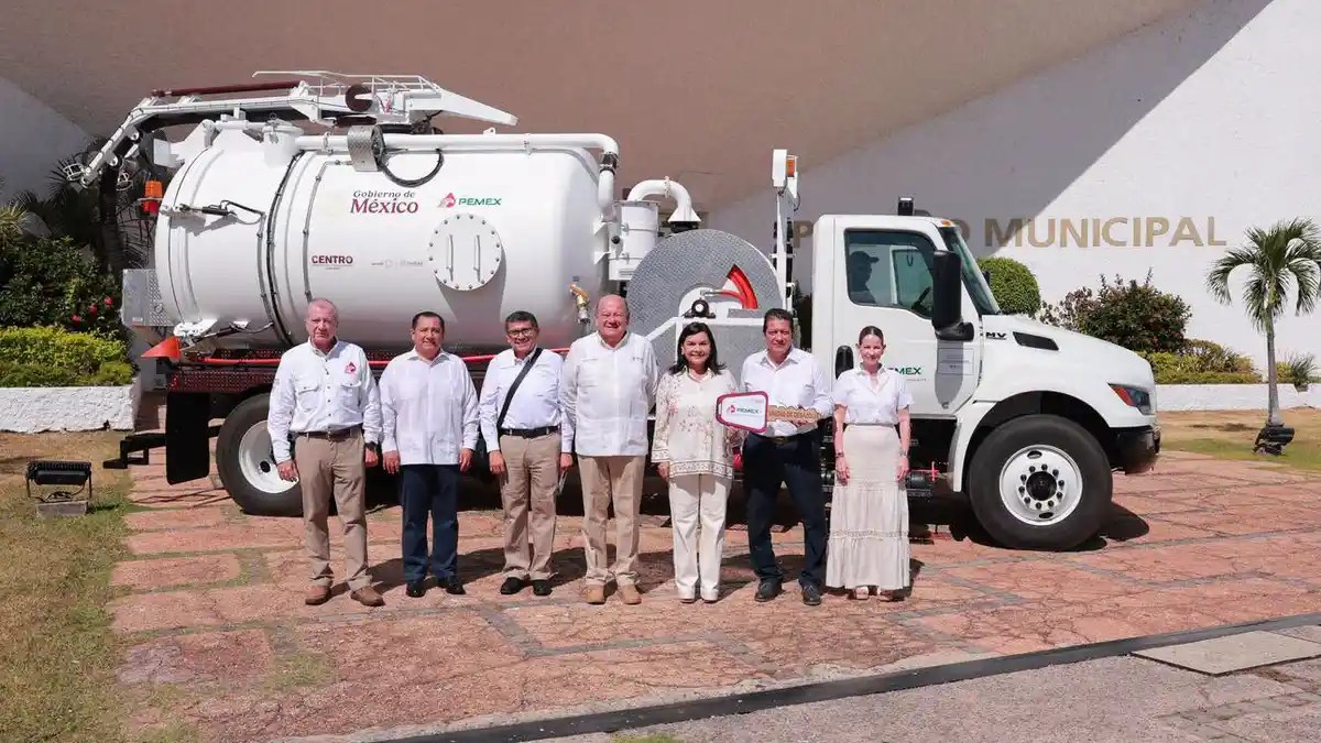 Pemex dona unidad Vactor al Ayuntamiento de Centro para fortalecer desazolve