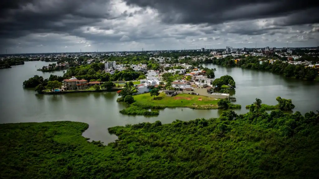Un cielo completamente nublado anuncia la llegada de fuertes tormentas eléctricas sobre el territorio de Tabasco.