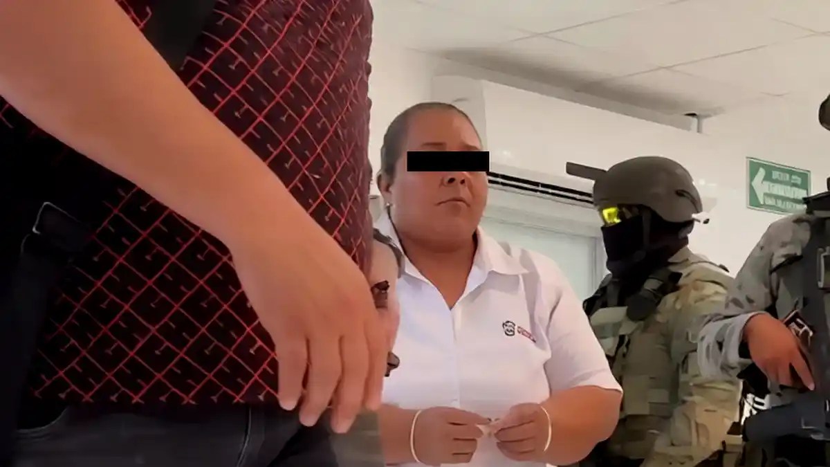 Enfermera del ISSET detenida en operativo ya está en casa; denuncia abuso de poder